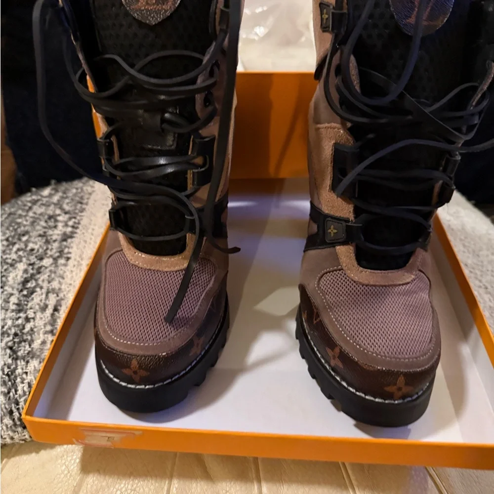 Lv Tan and Black Women's Boots - Picture 4 of 11